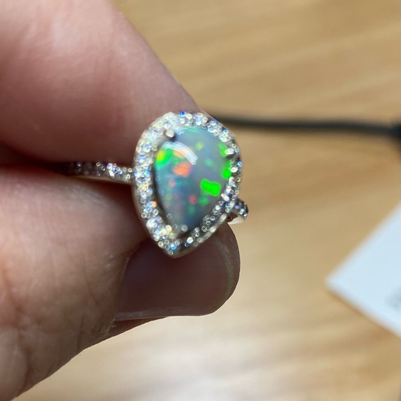 Australian Lightning Ridge Opal and Diamond Ring - Picture 3 of 17